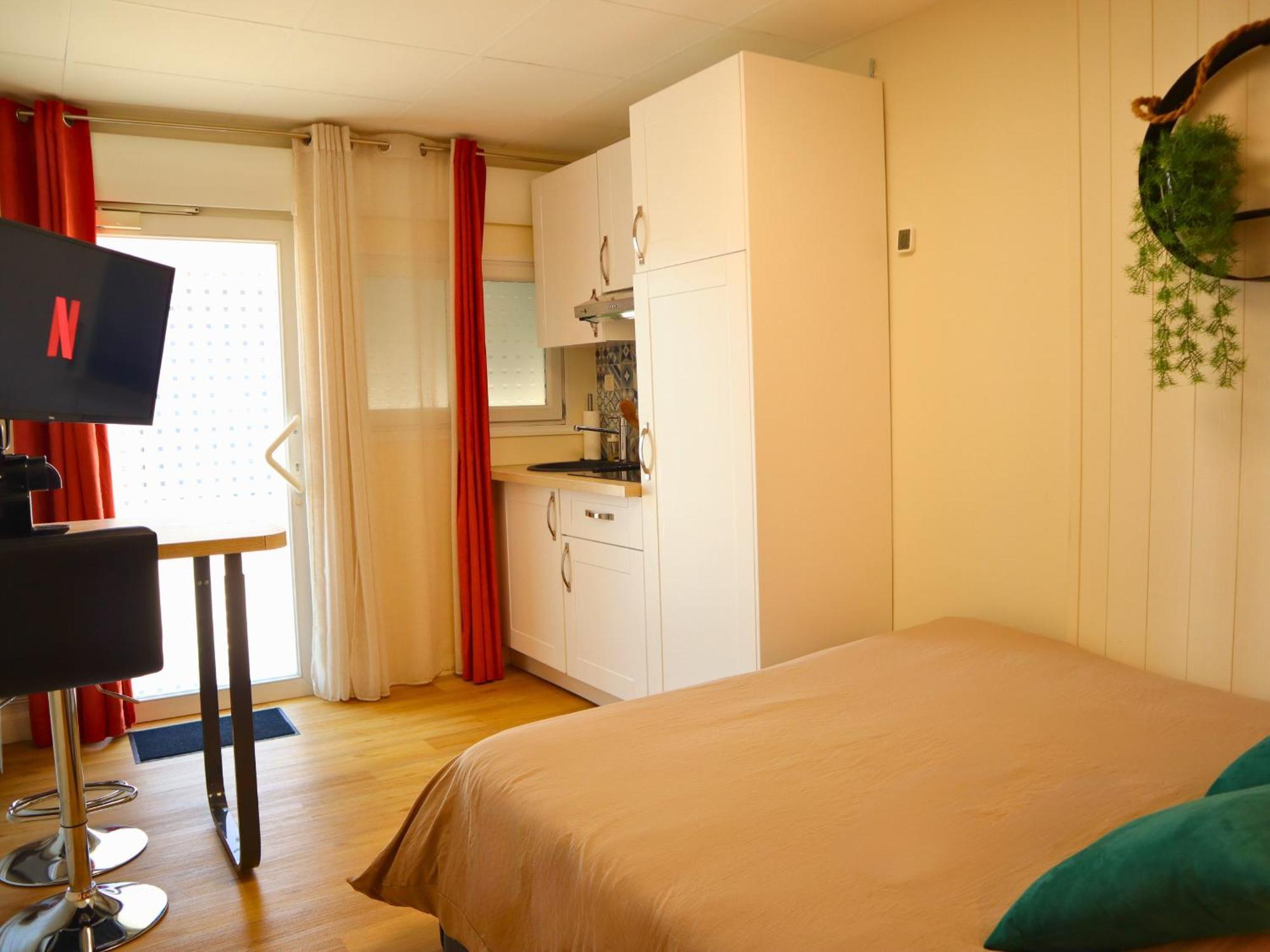 Studio Moderne Et Tout Equipe Au Coeur De Bourbourg - Gare A Proximite Экстерьер фото